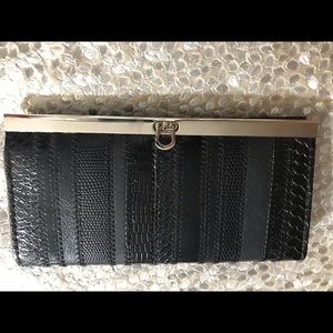 NWOT Apt 9 Snake Crocodile wallet Clutch